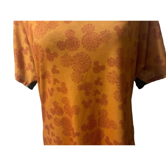 Disney Parks MINNIE MOUSE Witch Halloween T-Shirt with Cape Size Large - Picture 6 of 15